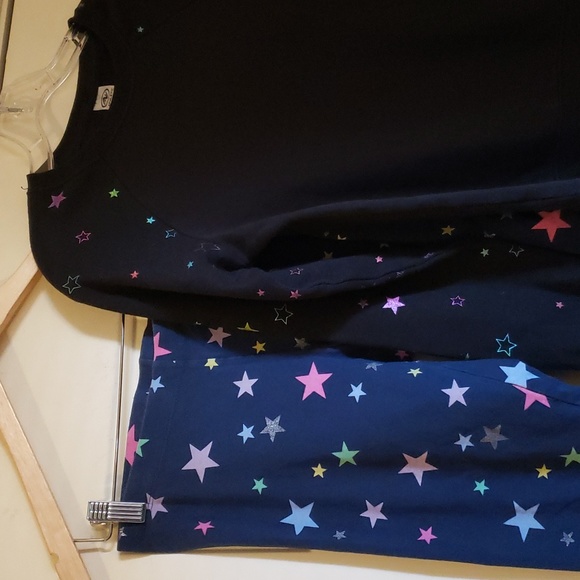 SALE‼️In the Stars Sweatshirt and leggings - Picture 2 of 2